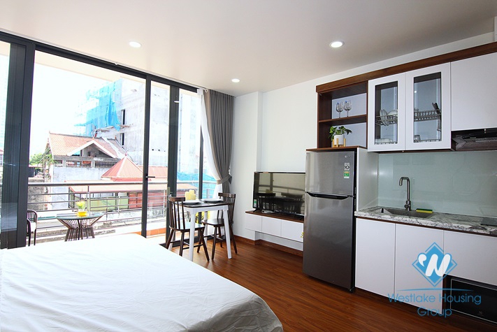 Bright studio with nice balcony for rent in Kim Ma street, Ba Dinh